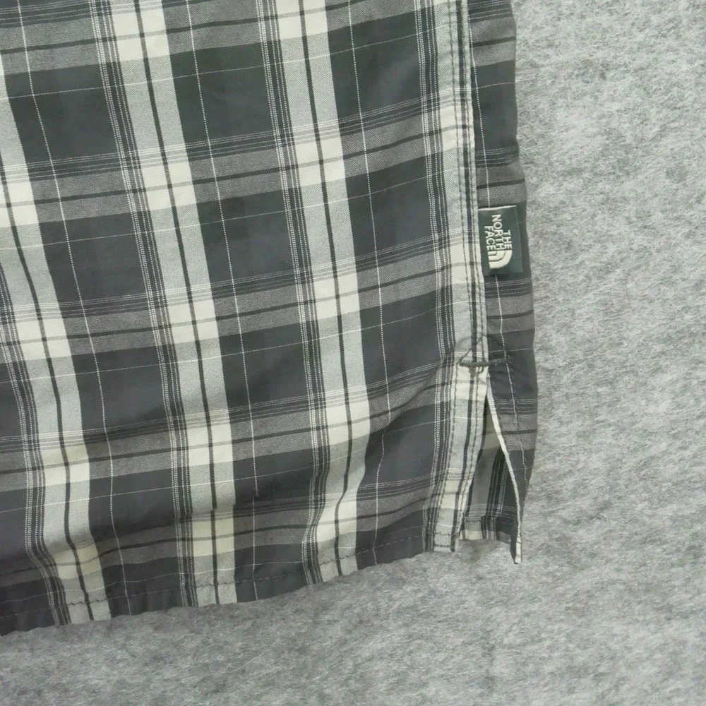 The North Face Shirt Mens Medium Gray Button Short Sleeve Plaid Outdoors Hiking
